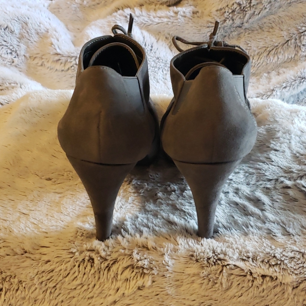 New beautiful suede grey heels! - Picture 5 of 5